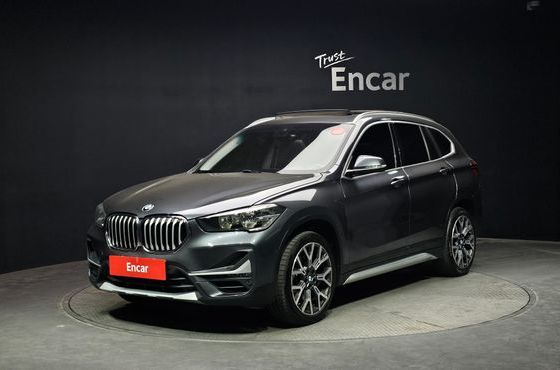 BMW X1 xDrive 20i xLine — пробег 72 447 км — фото 1 из 5
