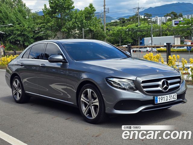 Mercedes-Benz E-Class E220d Avantgarde — пробег 104 000 км — фото 2 из 5