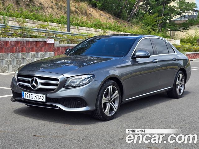 Mercedes-Benz E-Class E220d Avantgarde — пробег 104 000 км — фото 3 из 5