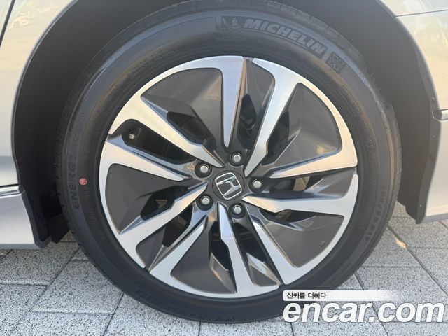 Honda Accord 2.0 Hybrid Touring — пробег 70 800 км — фото 5 из 5