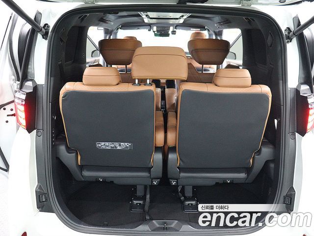 Toyota Alphard 2.5 HEV Executive AWD — пробег 16 935 км — фото 5 из 5