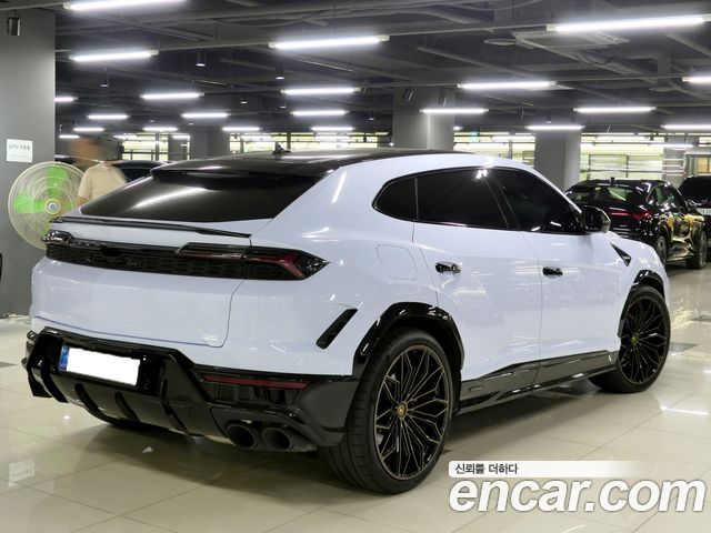 Lamborghini Urus из Кореи Encar