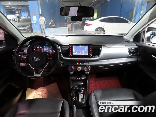 Kia Stonic из Кореи Encar