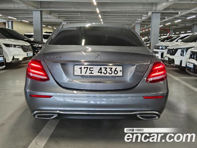 Mercedes-Benz E-Class E220d Avantgarde — пробег 69 068 км — фото 4 из 5