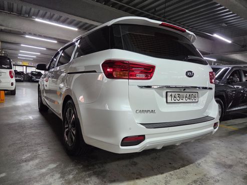 Kia Carnival 9-Seater Luxury — пробег 41 855 км — фото 2 из 5