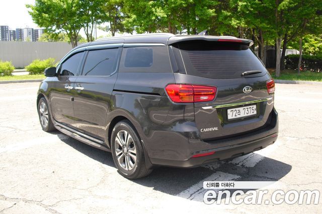 Kia Carnival из Кореи Encar