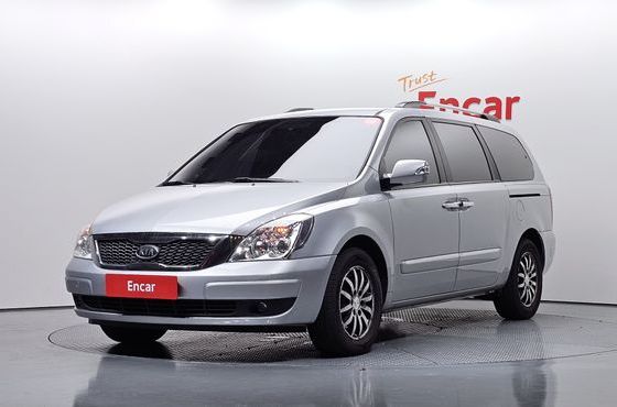 Kia Carnival New Carnival Limousine GLX — пробег 194 660 км — фото 1 из 5