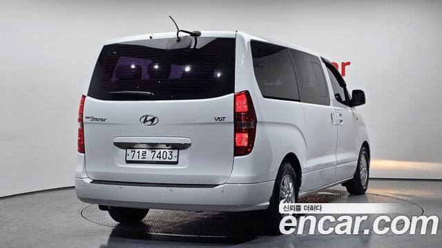 Hyundai Starex 11-Seater Wagon Smart — пробег 121 651 км — фото 2 из 5
