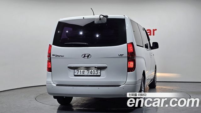 Hyundai Starex 11-Seater Wagon Smart — пробег 121 651 км — фото 4 из 5