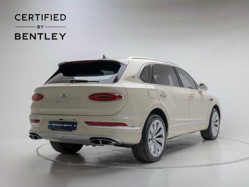 Bentley Bentayga 4.0 V8 EWB Azure — пробег 4 698 км — фото 4 из 5