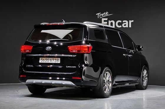 Kia Carnival Gasoline 7-Seater Limousine President — пробег 132 211 км — фото 2 из 5