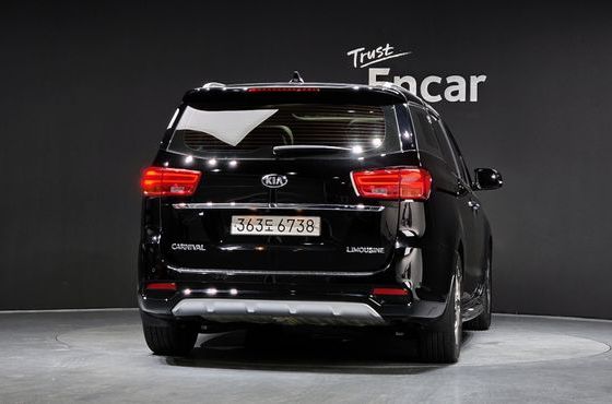 Kia Carnival Gasoline 7-Seater Limousine President — пробег 132 211 км — фото 4 из 5