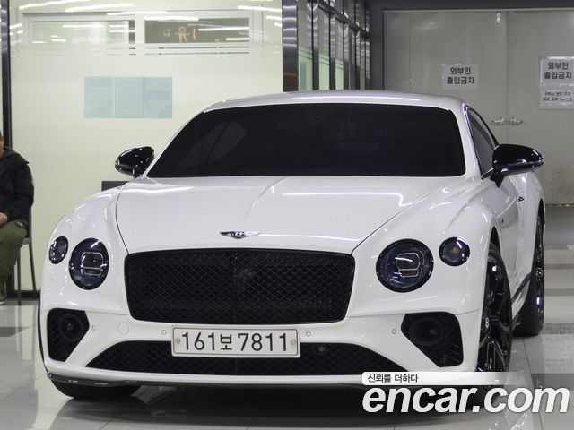 Bentley Continental 4.0 GTS — пробег 15 200 км — фото 1 из 5