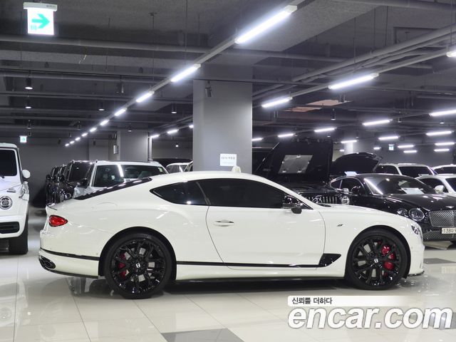 Bentley Continental 4.0 GTS — пробег 15 200 км — фото 2 из 5