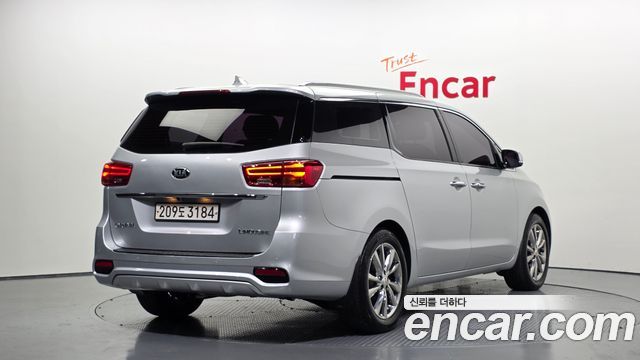 Kia Carnival из Кореи Encar