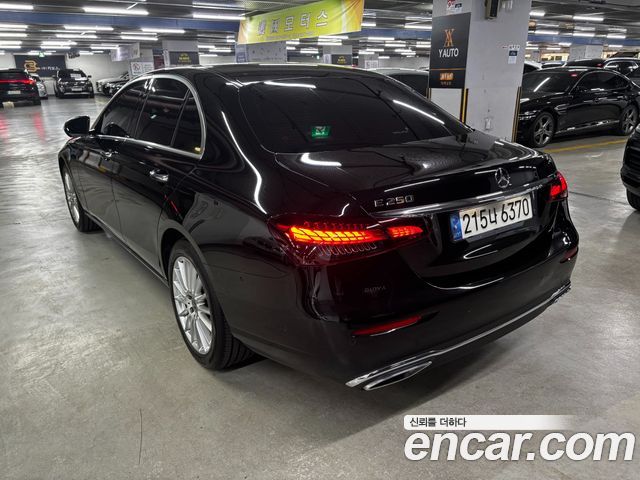 Mercedes-Benz E-Class E250 Exclusive — пробег 79 000 км — фото 2 из 5
