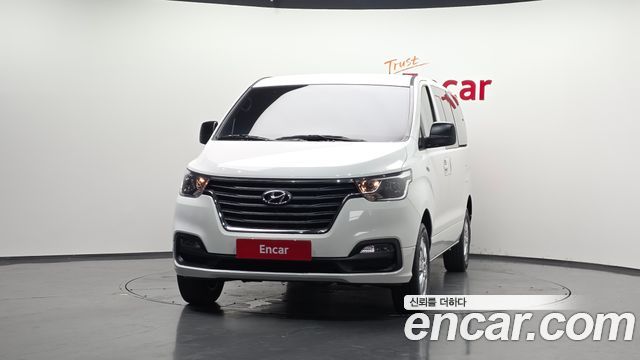 Hyundai Starex 4WD Wagon 12-Seater Smart — пробег 46 080 км — фото 3 из 5