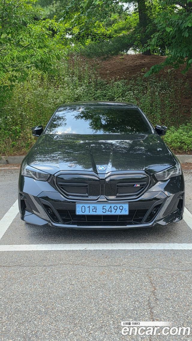 BMW i5 M60 xDrive — пробег 28 500 км — фото 1 из 5