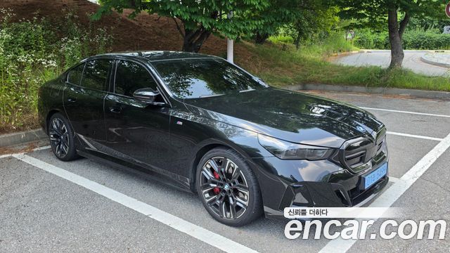BMW i5 M60 xDrive — пробег 28 500 км — фото 3 из 5