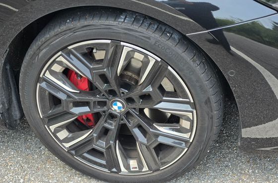 BMW i5 M60 xDrive — пробег 28 500 км — фото 4 из 5