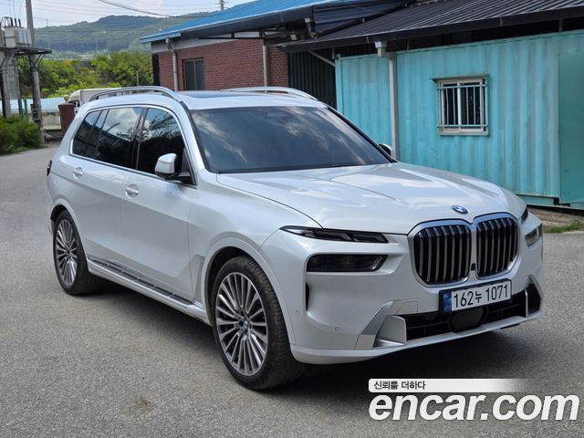 BMW X7 xDrive 40i Design Pure Excellence 6-Seater — пробег 11 100 км — фото 2 из 5