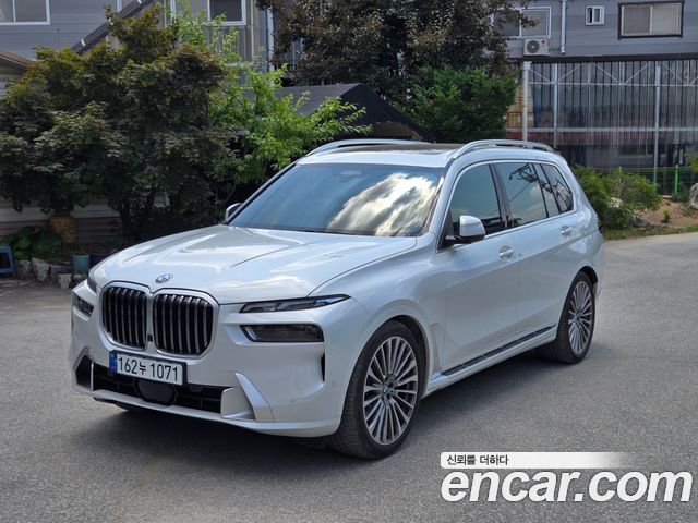 BMW X7 xDrive 40i Design Pure Excellence 6-Seater — пробег 11 100 км — фото 3 из 5