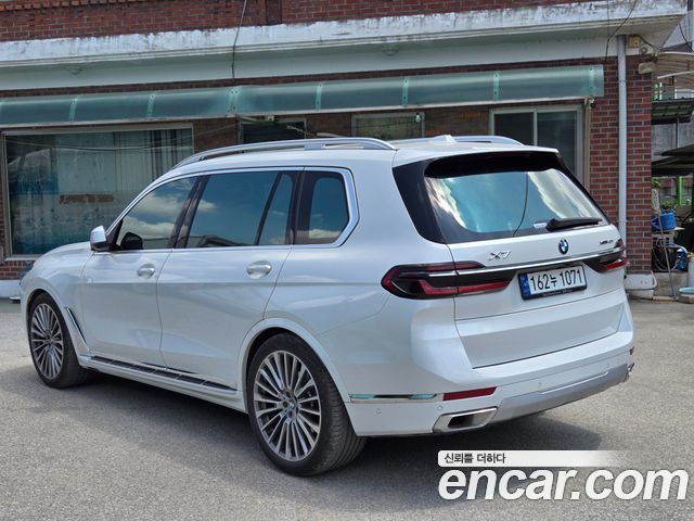 BMW X7 xDrive 40i Design Pure Excellence 6-Seater — пробег 11 100 км — фото 5 из 5