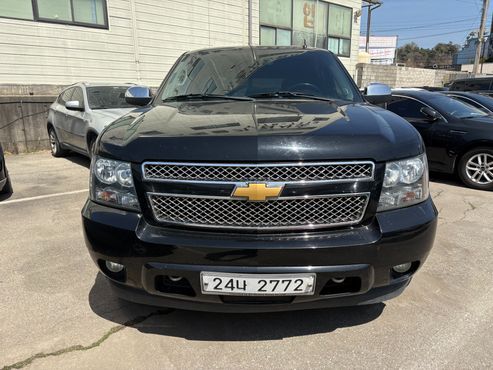 Chevrolet Surburban 5.3 — пробег 210 000 км — фото 1 из 5