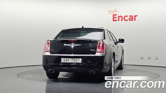 Chrysler 300C 3.6 AWD — пробег 140 226 км — фото 4 из 5