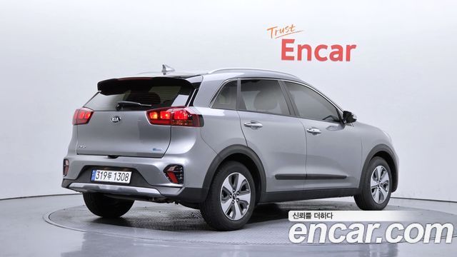Kia Niro 1.6 HEV Luxury — пробег 63 009 км — фото 2 из 5