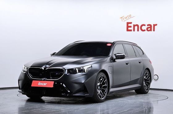 BMW M5 M5 Touring — пробег 839 км — фото 1 из 5