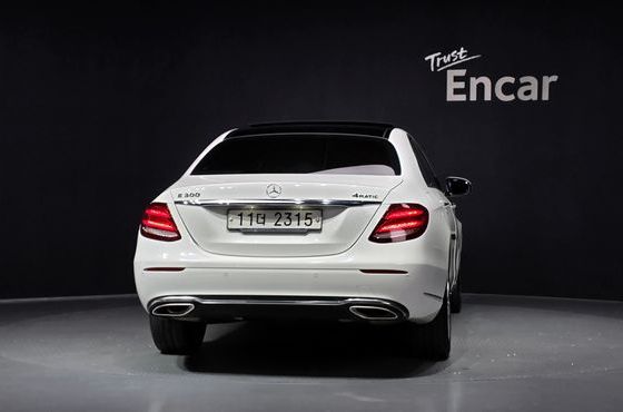 Mercedes-Benz E-Class E300 4MATIC Exclusive — пробег 97 987 км — фото 4 из 5