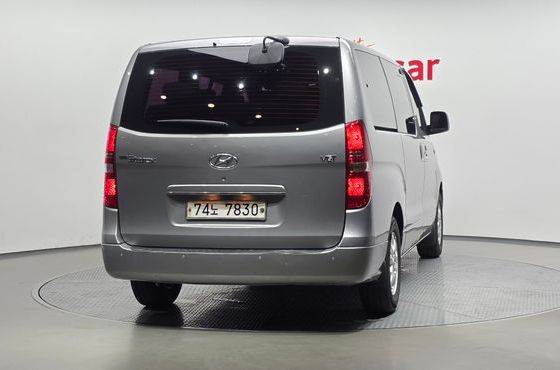 Hyundai Starex 12-Seater Wagon CVX Deluxe — пробег 186 224 км — фото 4 из 5