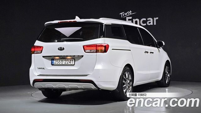 Kia Carnival из Кореи Encar