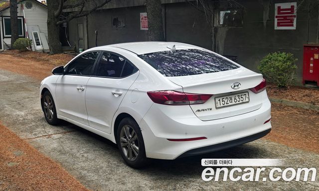Hyundai AVANTE 1.6 e-VGT SMART Special — пробег 182 657 км — фото 3 из 5
