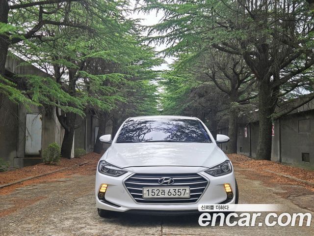 Hyundai AVANTE 1.6 e-VGT SMART Special — пробег 182 657 км — фото 4 из 5