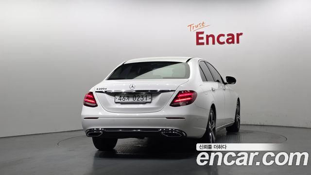 Mercedes-Benz E-Class из Кореи Encar