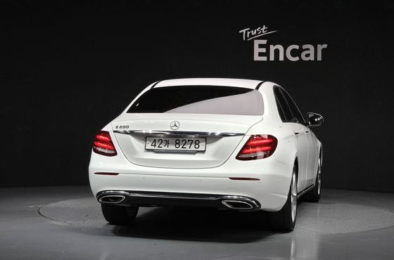 Mercedes-Benz E-Class E200 Avantgarde — пробег 99 264 км — фото 4 из 5