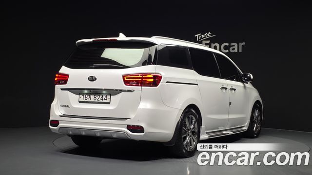 Kia Carnival из Кореи Encar
