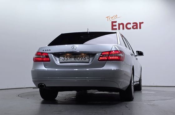 Mercedes-Benz E-Class E200 CGI Avantgarde — пробег 11 534 км — фото 4 из 5