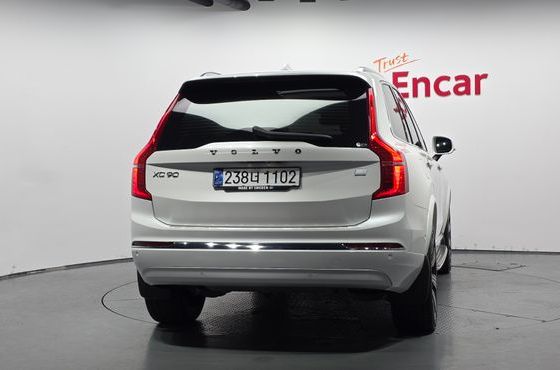 Volvo XC90 T8 Ultimate Bright Hybrid — пробег 67 607 км — фото 4 из 5