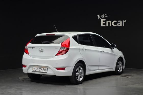 Hyundai Accent Diesel WIT 1.6 VGT Premier — пробег 111 530 км — фото 2 из 5