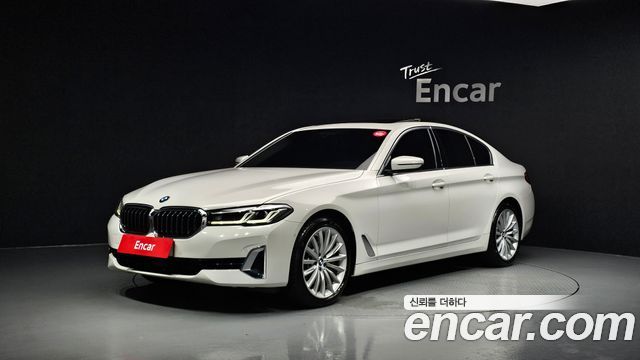 BMW 5-Series 530i xDrive Luxury — пробег 3 863 км — фото 1 из 5
