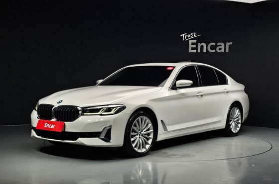 BMW 5-Series 530i xDrive Luxury — пробег 3 863 км — фото 1 из 5