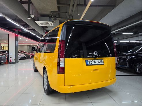 Hyundai Staria Tourer 11-Seater Modern — пробег 16 730 км — фото 3 из 5