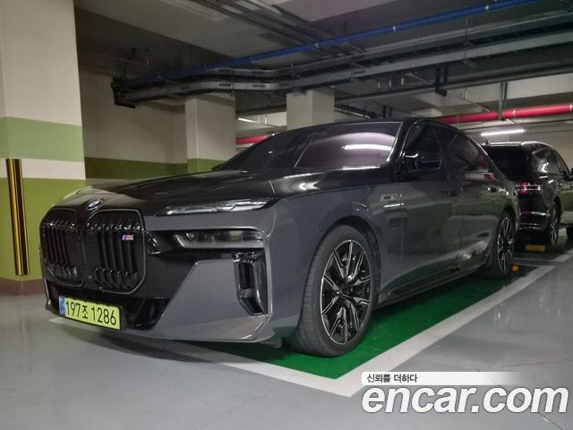 BMW i7 M70 xDrive M Performance — пробег 26 621 км — фото 1 из 5