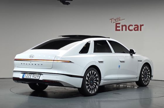 Hyundai Grandeur 2.5 Gasoline 2WD Caligraphy — пробег 25 км — фото 2 из 5