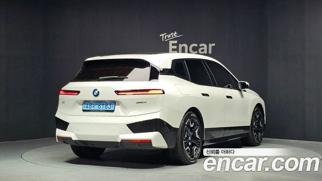 BMW iX из Кореи Encar