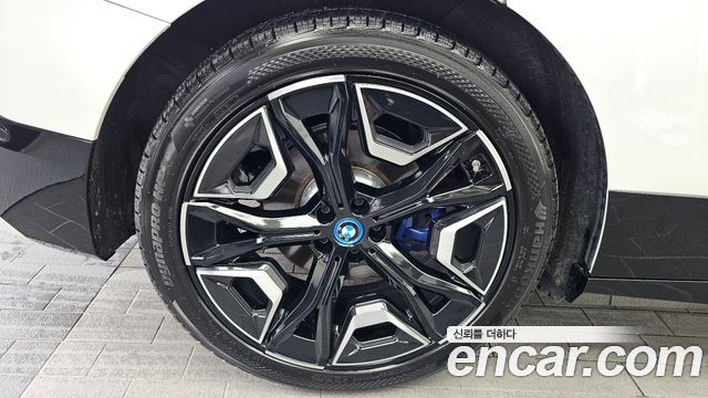 BMW iX из Кореи Encar