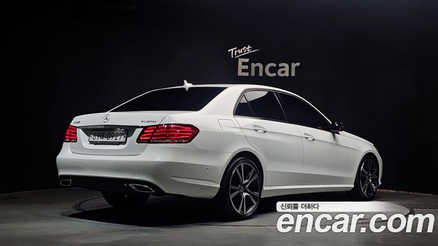 Mercedes-Benz E-Class E220 Bluetec Avantgarde Sport — пробег 87 170 км — фото 2 из 5